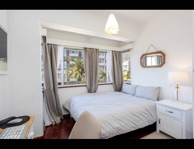 1 BEDROOM FLAT TO LET IN GARDENS